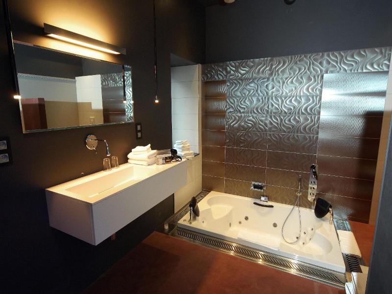 Hotel Saint Amour image