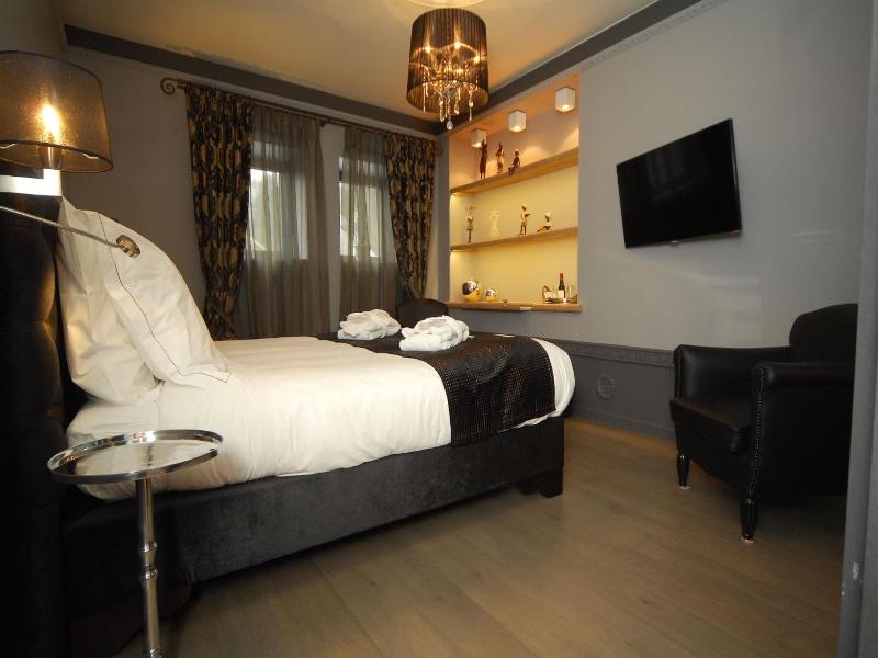 Hotel Saint Amour image