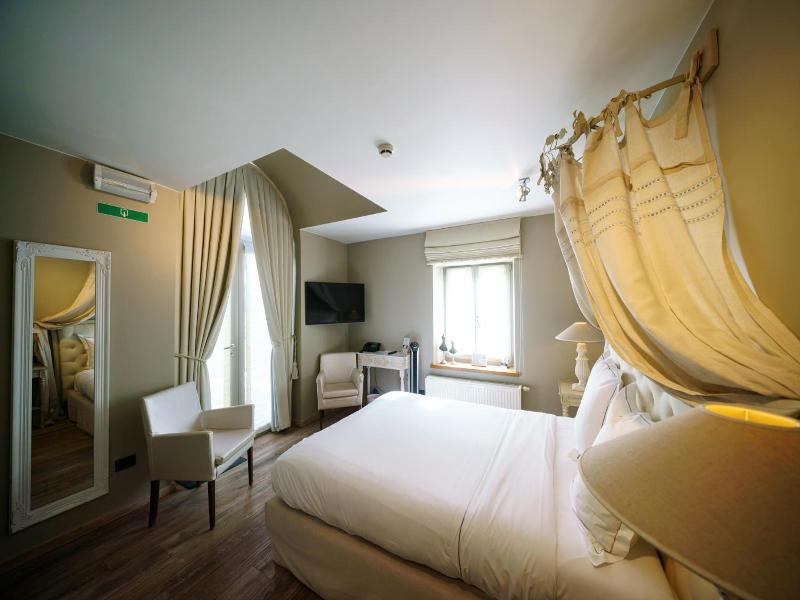 Hotel Saint Amour image