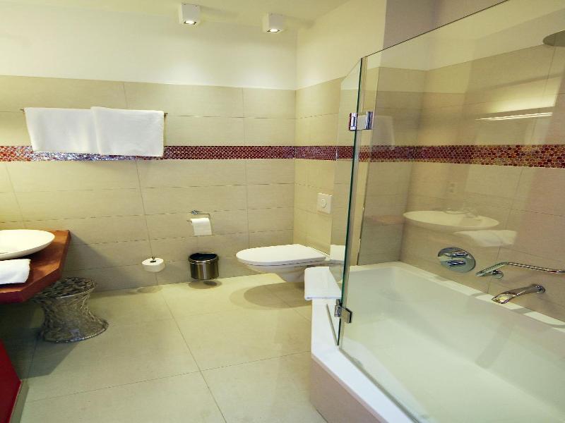Hotel Saint Amour image