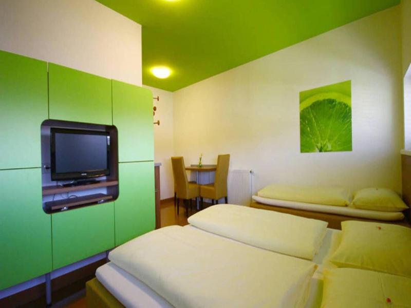 Hotel Greenrooms image
