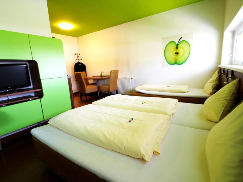Hotel Greenrooms image