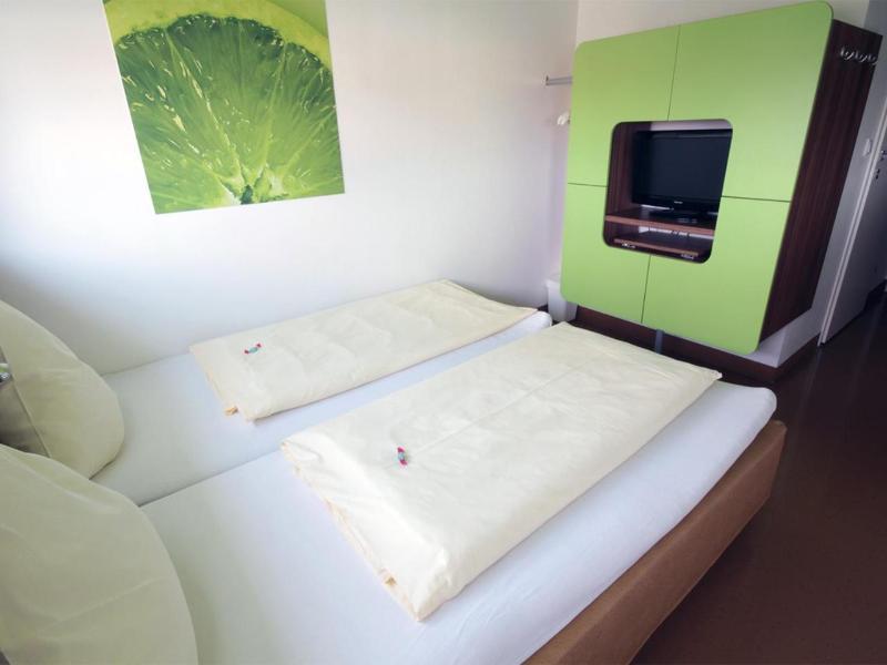 Hotel Greenrooms image