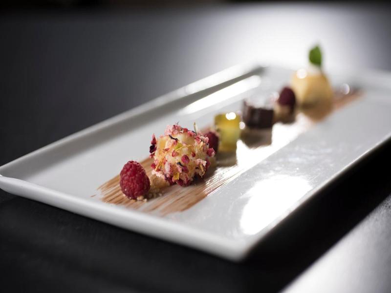 Hotel Weiss Kreuz image
