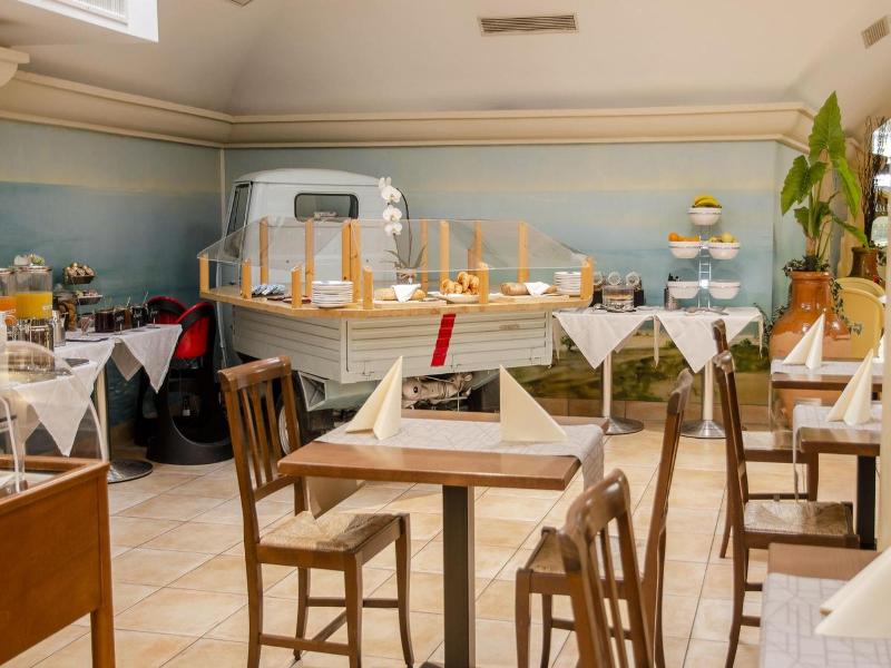 Hotel Du Faucon image