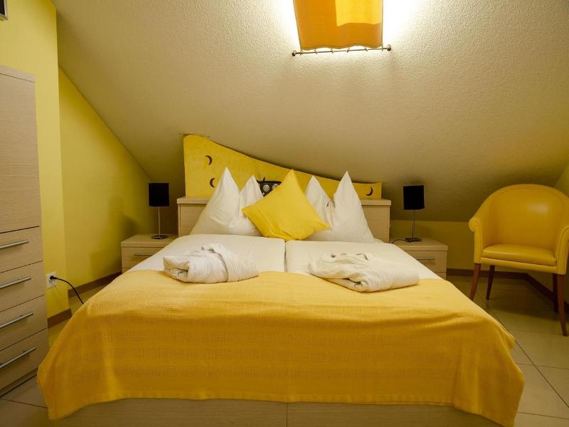 Hotel Du Faucon image