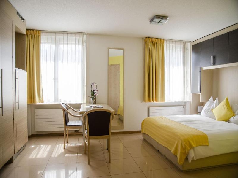 Hotel Du Faucon image