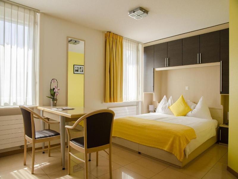 Hotel Du Faucon image