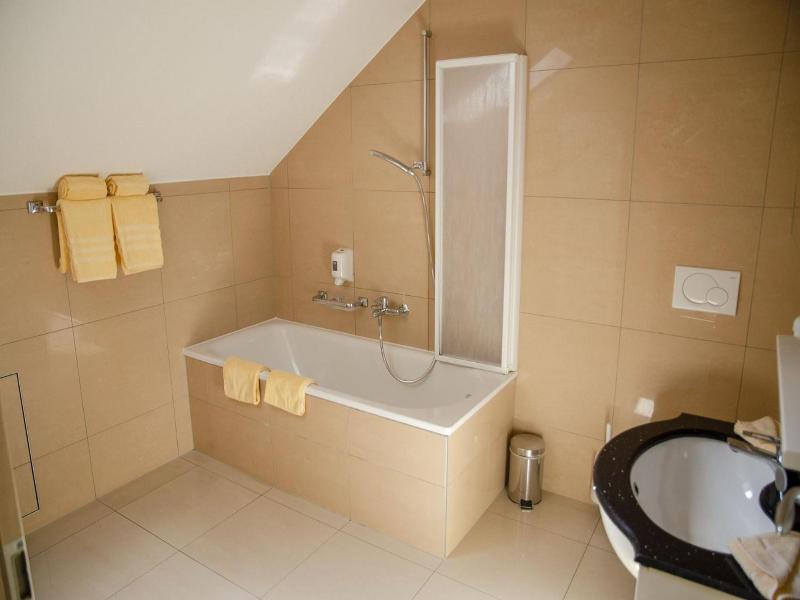 Hotel Du Faucon image