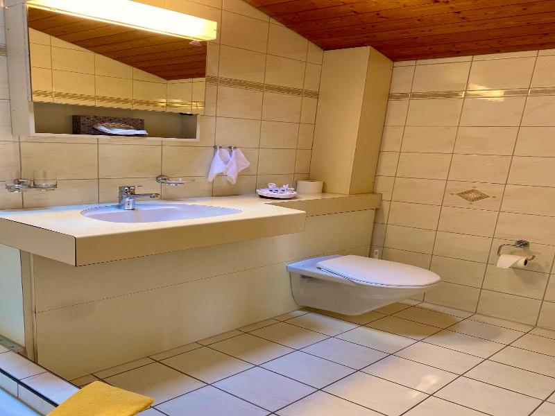 Hotel Zum Roten Lv Wen image