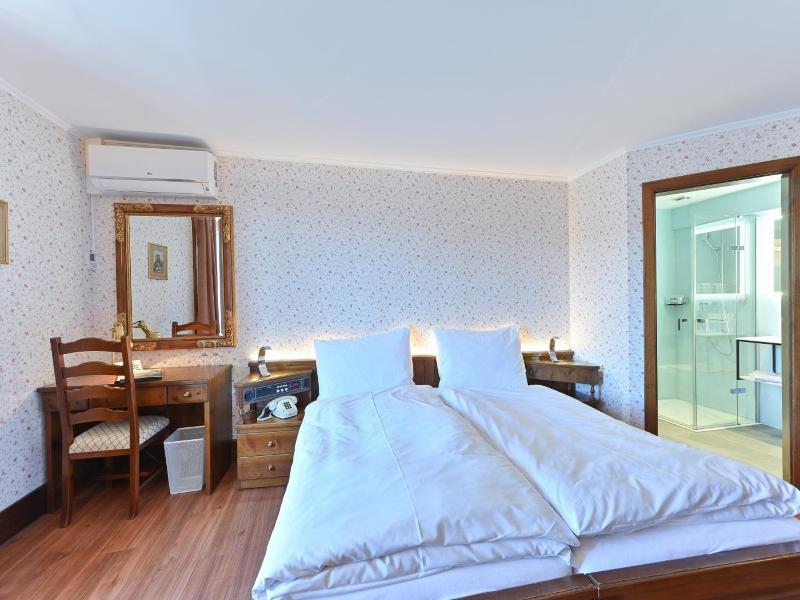 Hotel Rheinfels image
