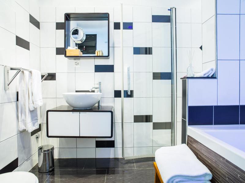 Hotel Krone Sihlbrugg image