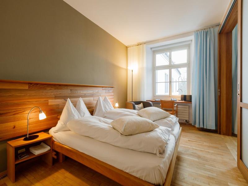 Schloss Wartegg image