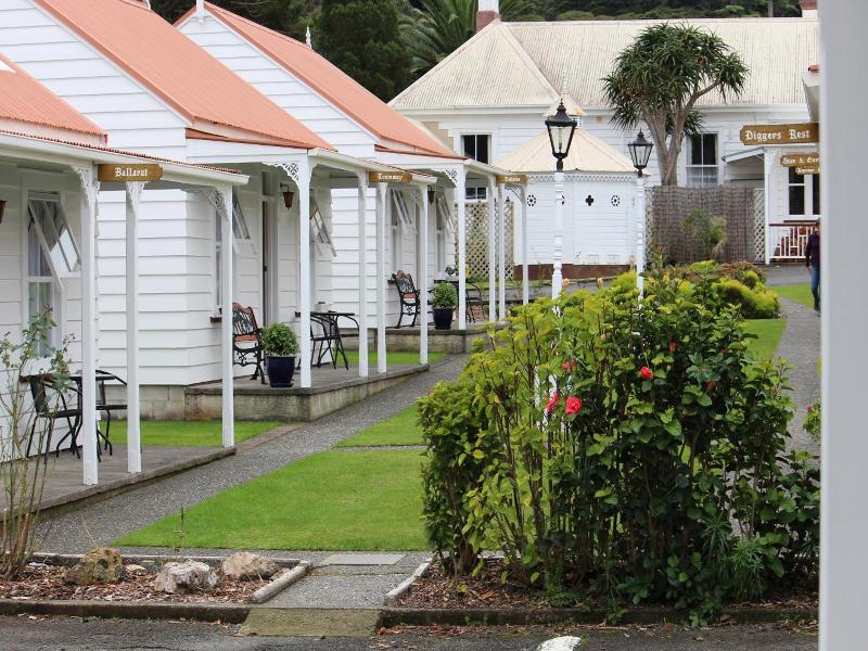 Coromandel Cottages image