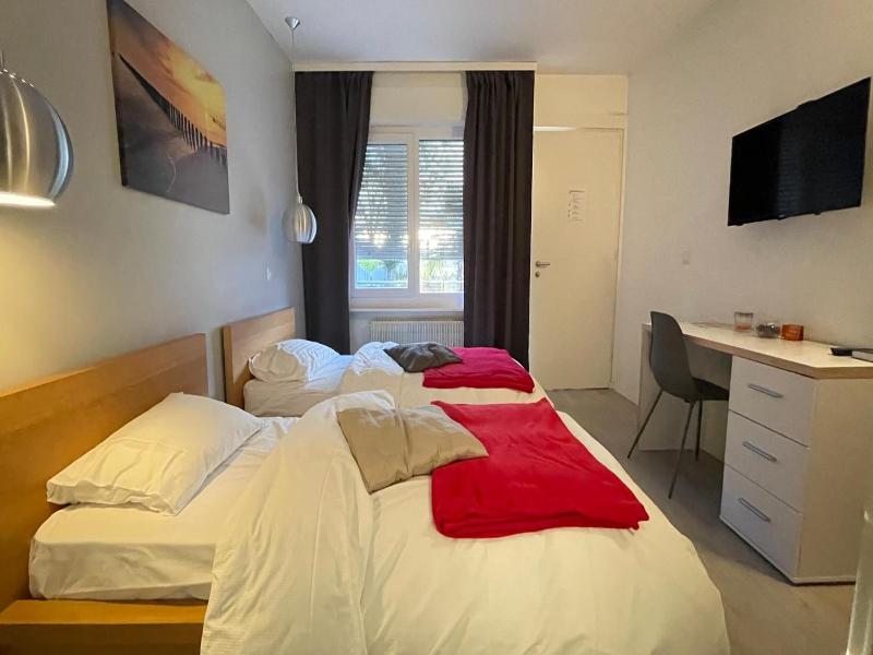 Relais De L Av Rodrome image
