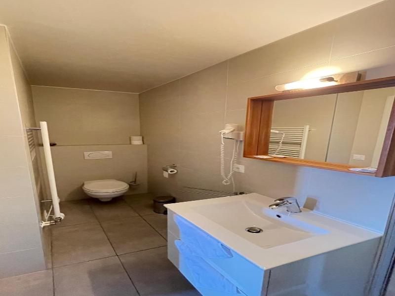 Relais De L Av Rodrome image