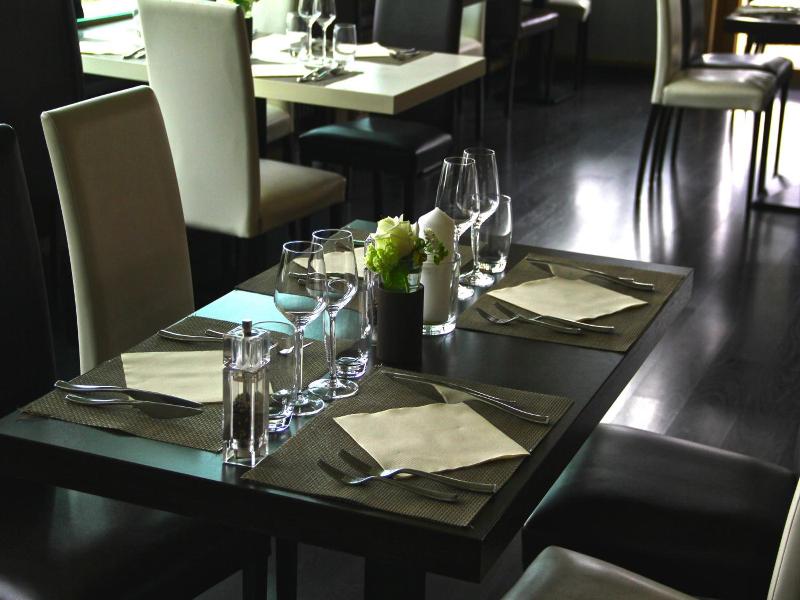 Relais De L Av Rodrome image