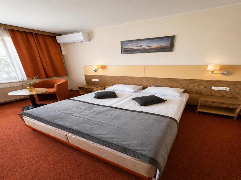 Info Hotel image