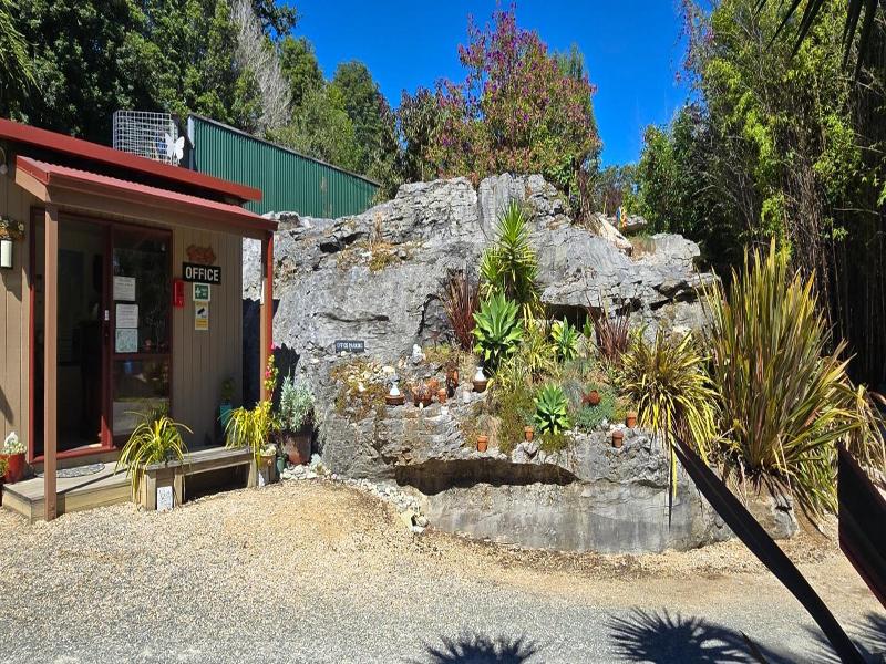 The Rocks Chalets image