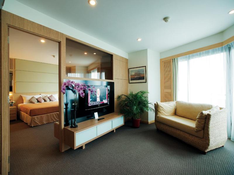 Republic Of Singapore Yacht Club image