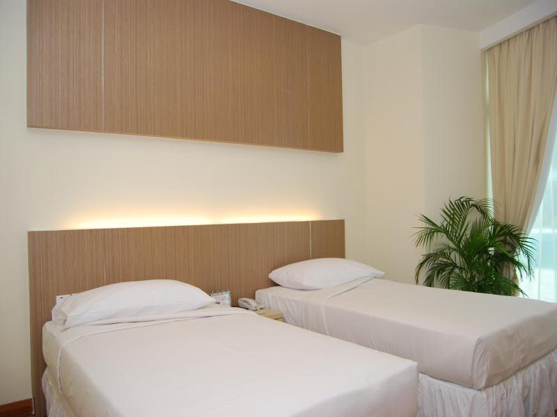 Republic Of Singapore Yacht Club image