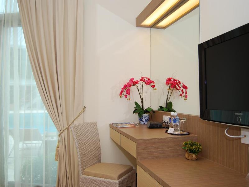 Republic Of Singapore Yacht Club image