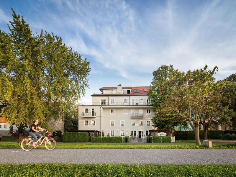 Hotel Nibelungenhof image