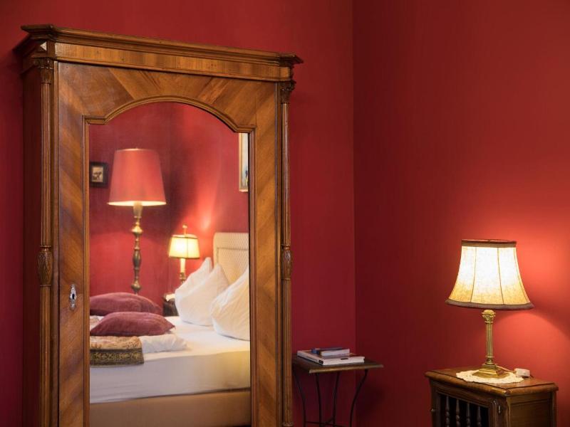 Hotel Nibelungenhof image