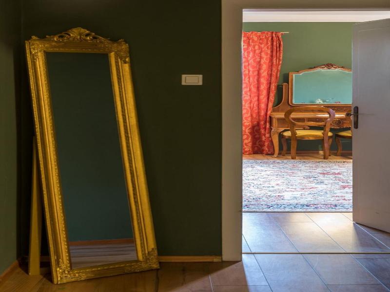 Hotel Nibelungenhof image