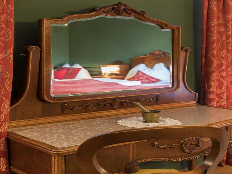 Hotel Nibelungenhof image