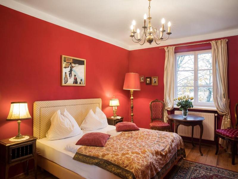 Hotel Nibelungenhof image