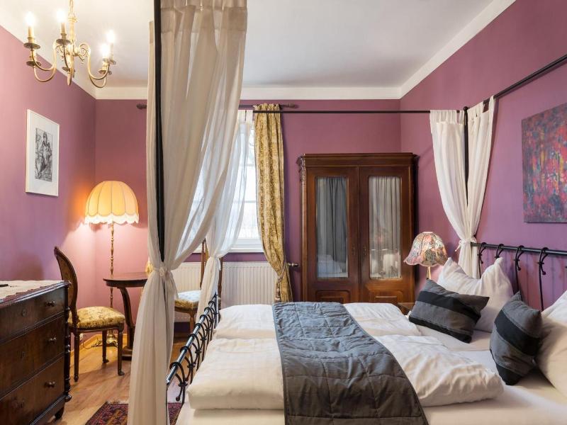 Hotel Nibelungenhof image