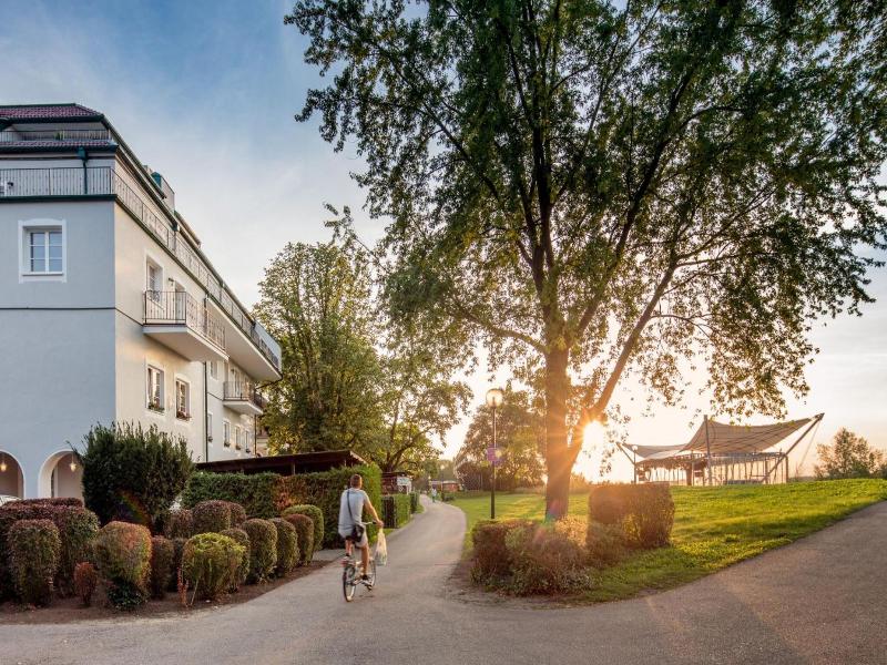 Hotel Nibelungenhof image