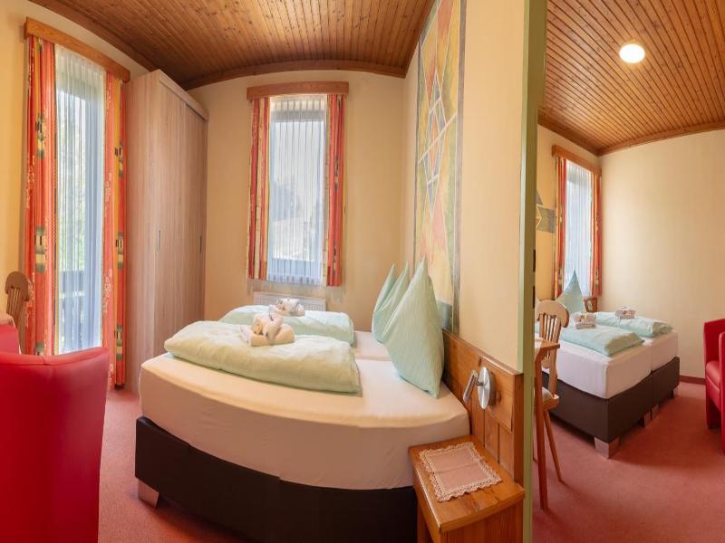 Hotel Landhof Simeter Gmbh image
