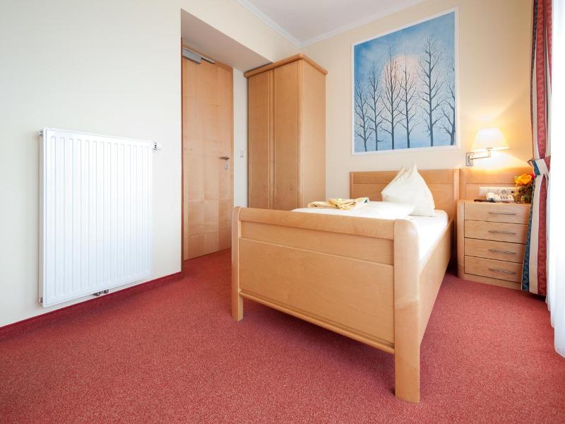 Hotel Landhof Simeter Gmbh image