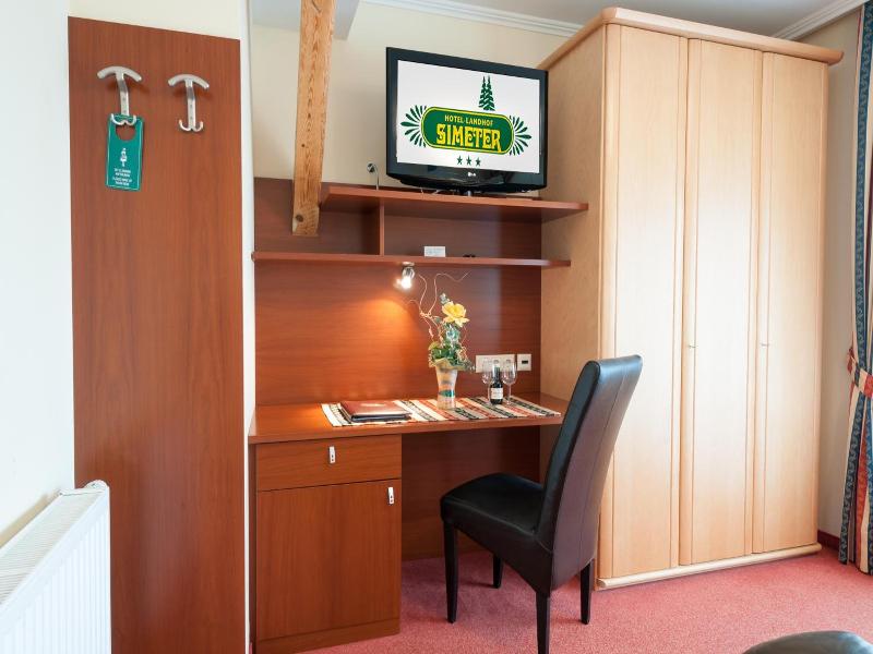 Hotel Landhof Simeter Gmbh image