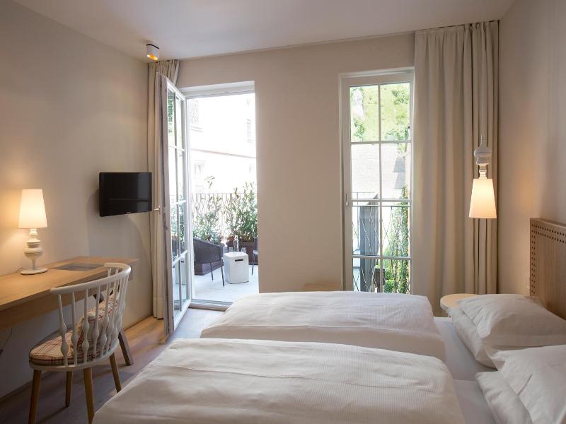 Genievuerhotel Dv Llerer image