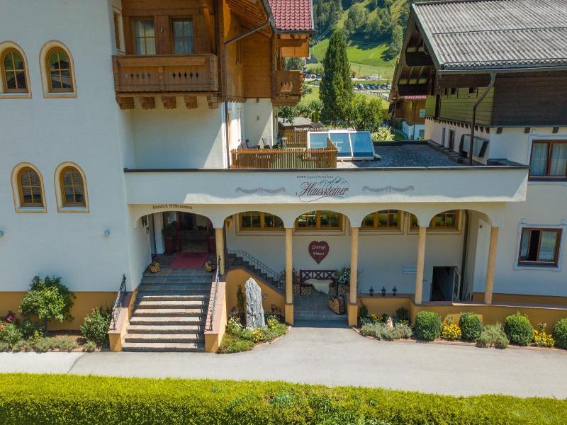 Landhaus Appartementhaus Haussteiner image