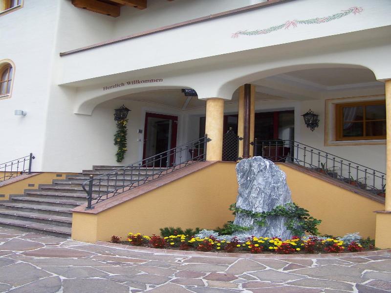 Landhaus Appartementhaus Haussteiner image