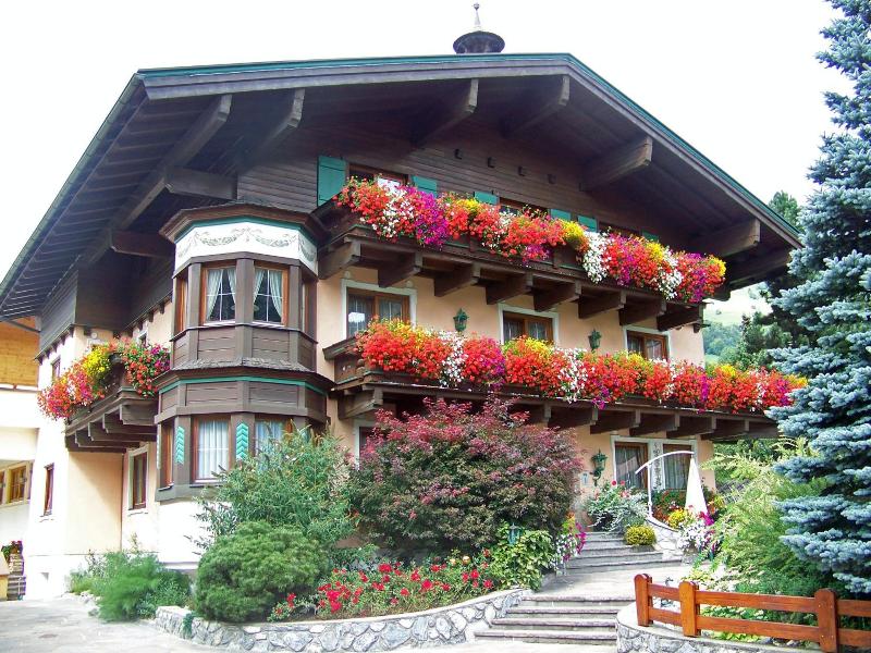 Landhaus Appartementhaus Haussteiner image