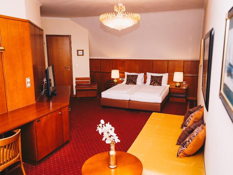 Paul S Hotel image