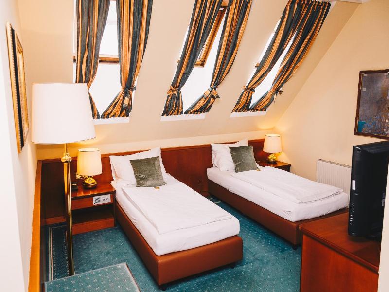 Paul S Hotel image