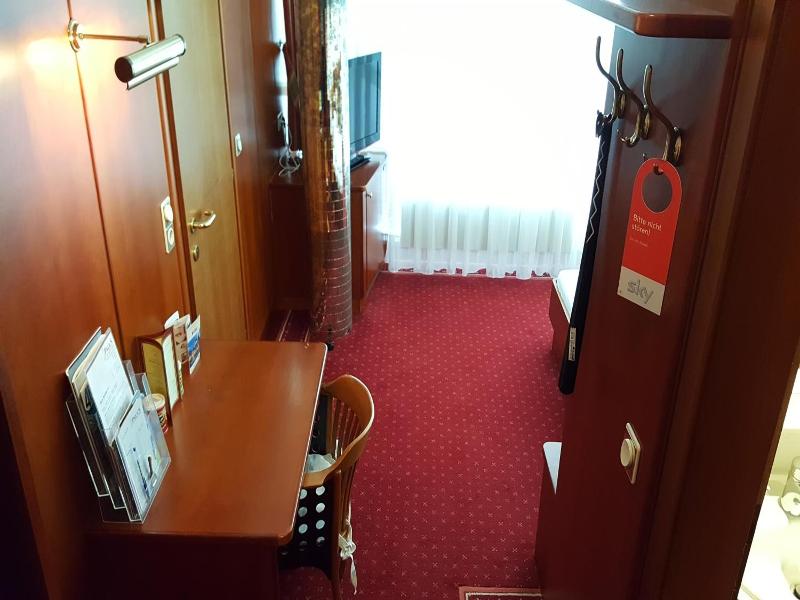 Paul S Hotel image