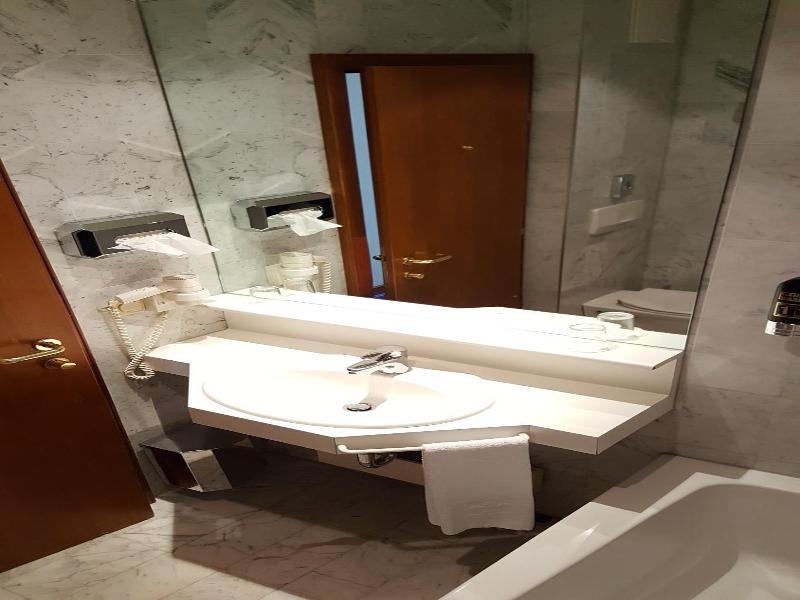 Paul S Hotel image
