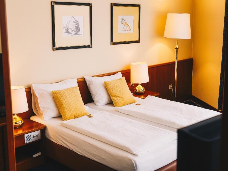 Paul S Hotel image