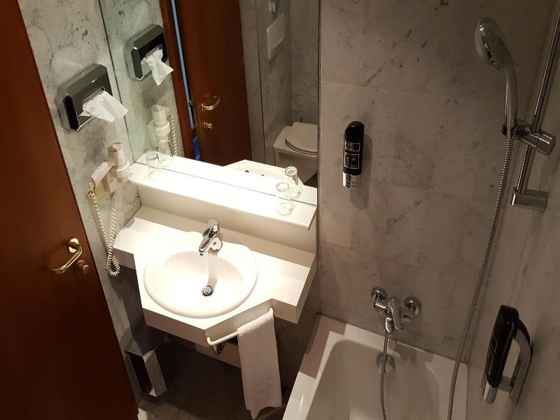 Paul S Hotel image