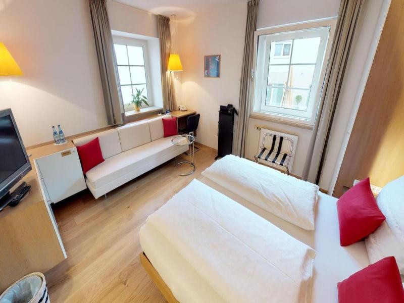 Hotel Schlair image