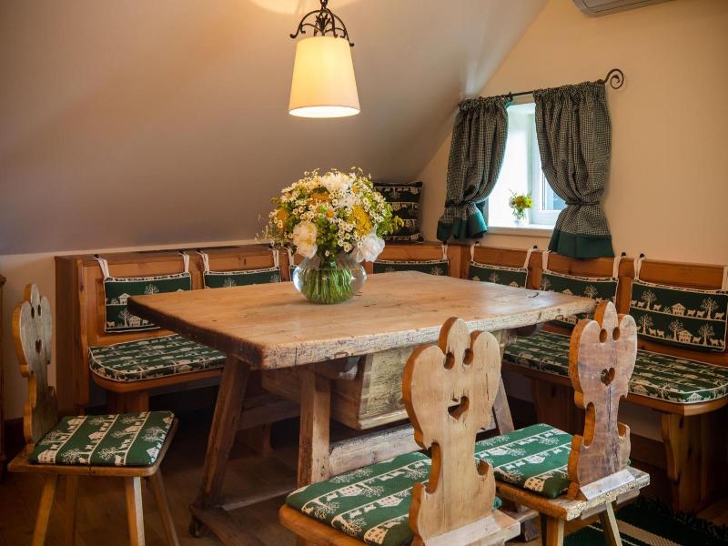 Der Knappenhof Hotel Restaurant image