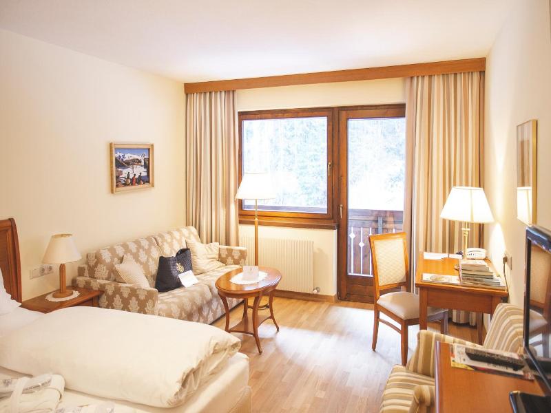 Parkhotel Tristachersee image