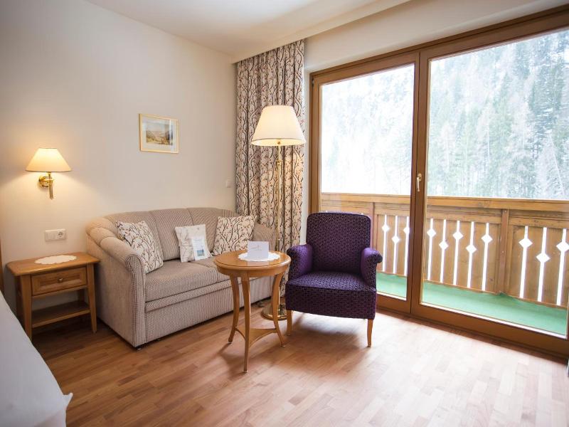 Parkhotel Tristachersee image